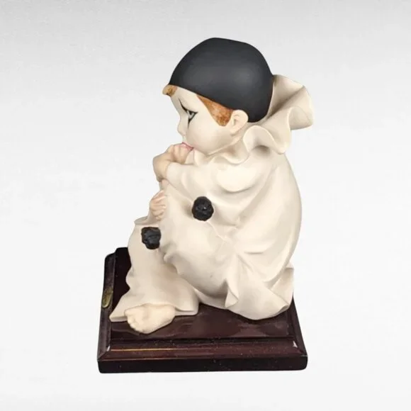 Vintage Guiseppi Armani Pierrot Sucking Toe 6" Statue/Figurine 0749P